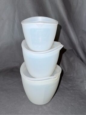 Pampered Chef Set of 3 Silicone Prep Bowls Measuring Cups lids nesting